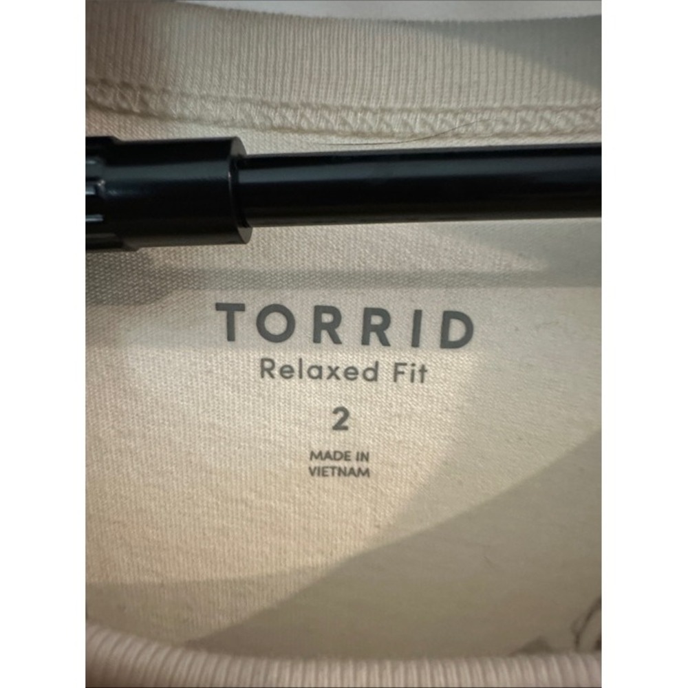 Torrid T-Shirt Womens 2 Ivory Floral Raw Hem Boho Cottagecore Grunge Tee - Picture 4 of 6